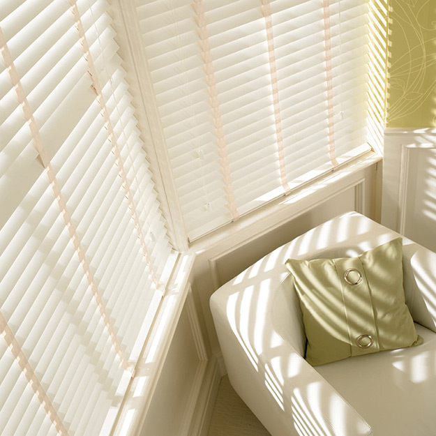 alder-white-wooden-ven-blind
