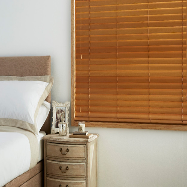 arena-dark-pine-wooden-venetian-blinds