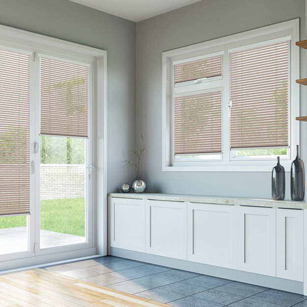 intu_hazelnut_venetian_blind