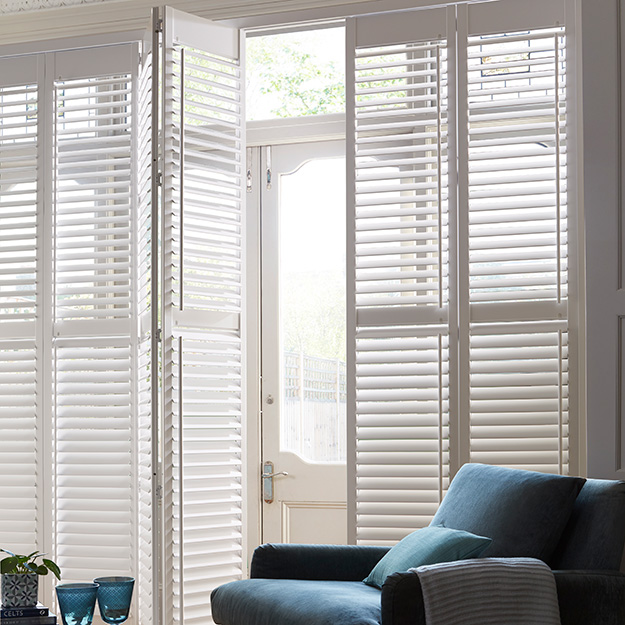 tracked-shutter-glass-patio